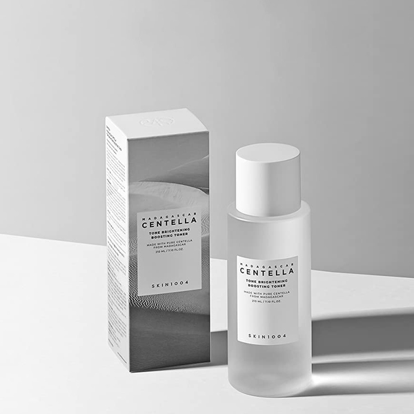 تونر روشن کننده بوستر سنتلا سنتلا اسکین SKIN 1004 CENTELLA TONE BRIGHTING BOOSTING TONER تونر روشن کننده بوستر سنتلا سنتلا اسکین SKIN 1004 CENTELLA TONE BRIGHTING BOOSTING TONER
