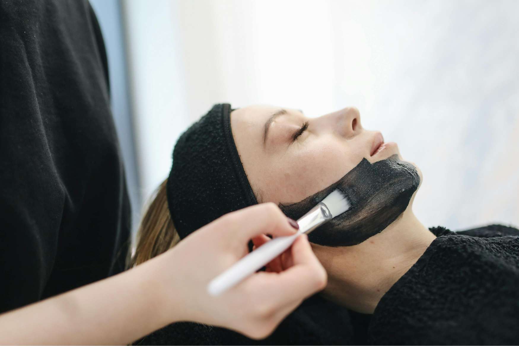بررسی فواید ماسک زغال برای صورت